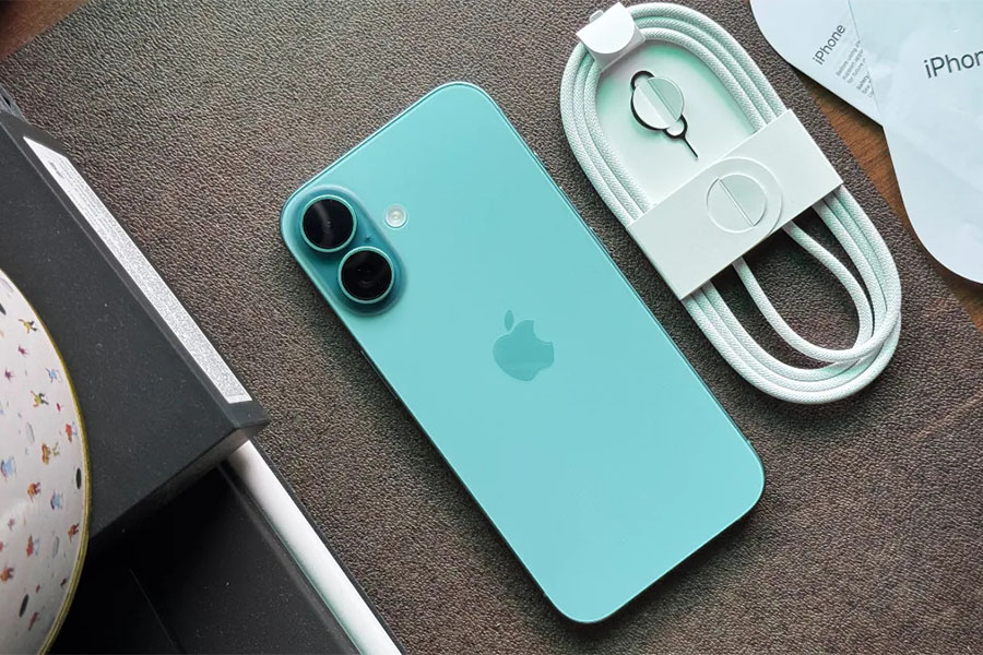 iPhone 16