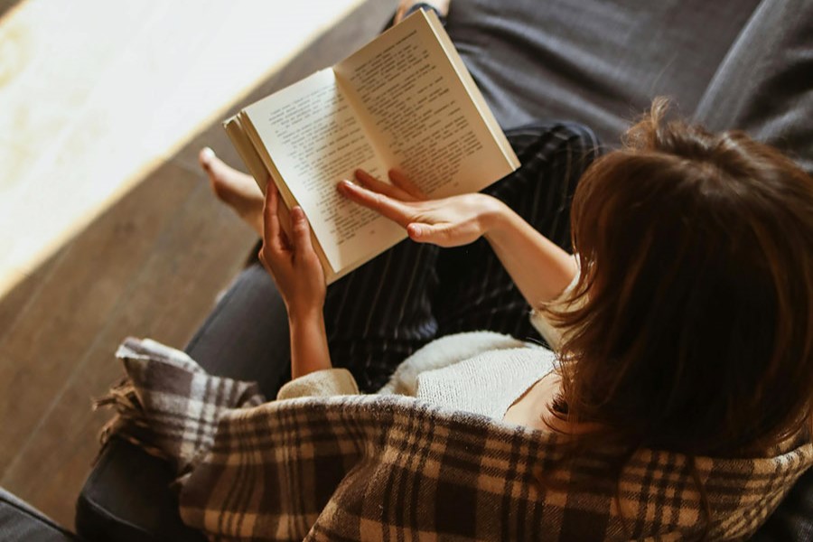 Дівчина, яка впала під море: подорож у глибини невідомого Книга Дівчина яка впала під море